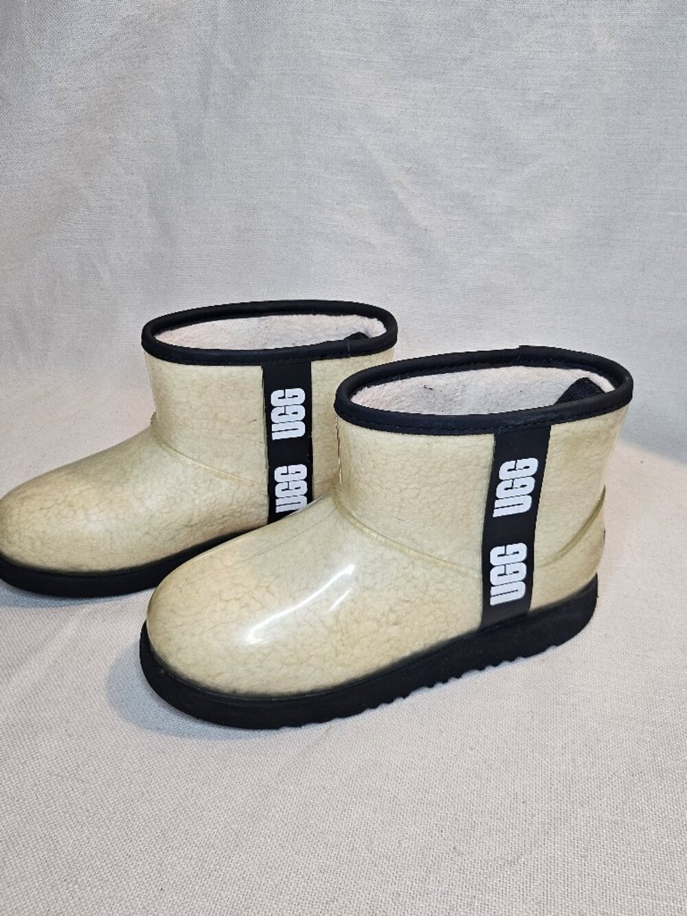UGG Girl's Classic Clear Mini Waterproof Ankle Boots - Size 4